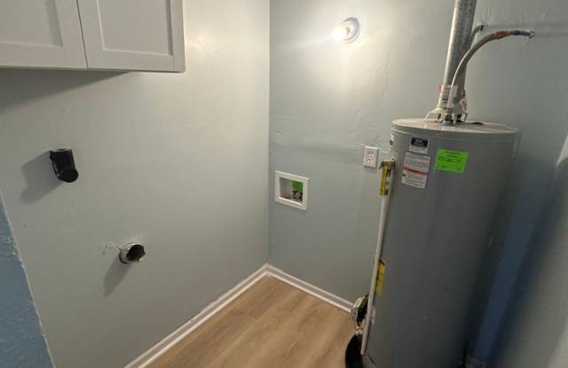 3 BEDROOM 1 BATH near Miami University Gallery 4