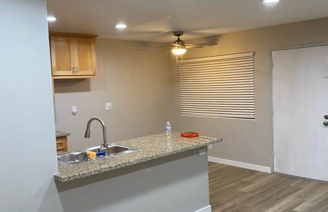 1 Bed 1 Bath Remodeled Condo for Rent in Lawndale with ALL Utilities included photos photos