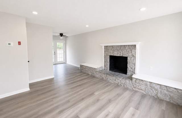 405 Institute Drive Gallery 2