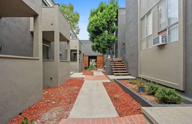 10310 Regent Apartments Gallery 3