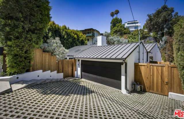 2425 Rinconia Dr Gallery 3