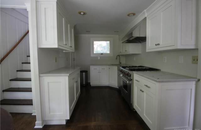 526 Danbury Road Gallery 2