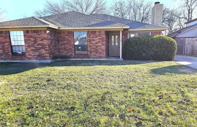 112 Myers Drive - 112 Myers Drive, White Settlement, TX 76108