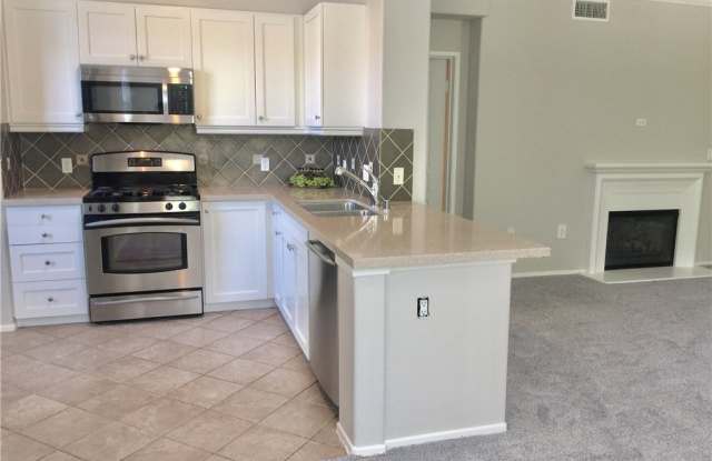 3233 Watermarke Place Gallery 2