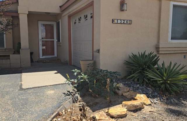2-bedroom, 1-bathroom home located in the vibrant city of Albuquerque photos photos