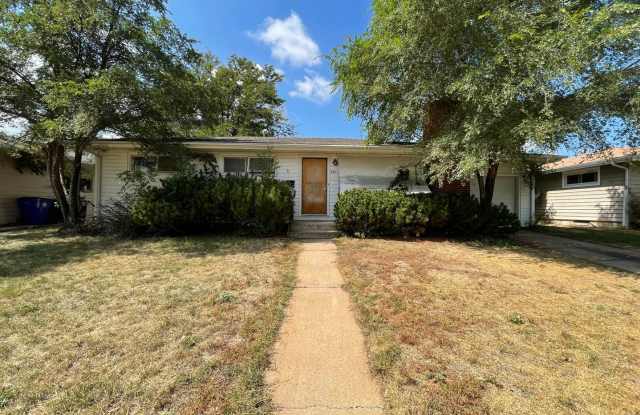 $500 off December Rent Look and Lease Special!!! 3-Bedroom Standalone Home with Fenced Yard  Garage in Greeley - 2517 13th Avenue, Greeley, CO 80631