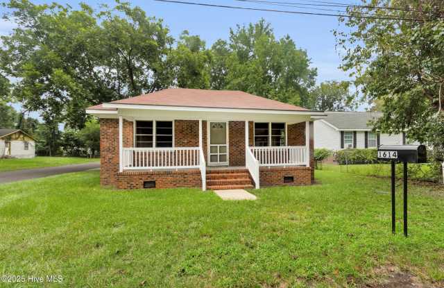 1614 Mckinley Avenue - 1614 McKinley Avenue, New Bern, NC 28562