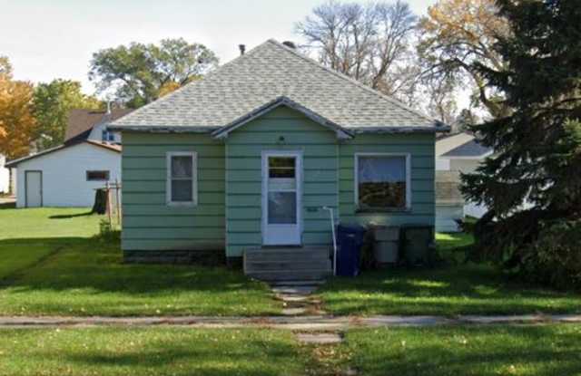 2 Bed 1 Bath House - 520 South Broadway, Watertown, SD 57201