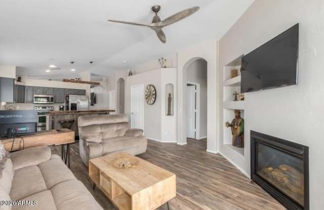 3908 W ROSE GARDEN Lane Gallery 3