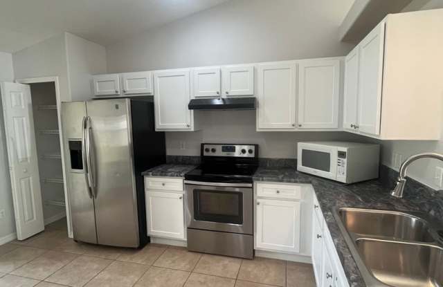 Beautiful Duplex! Gallery 4