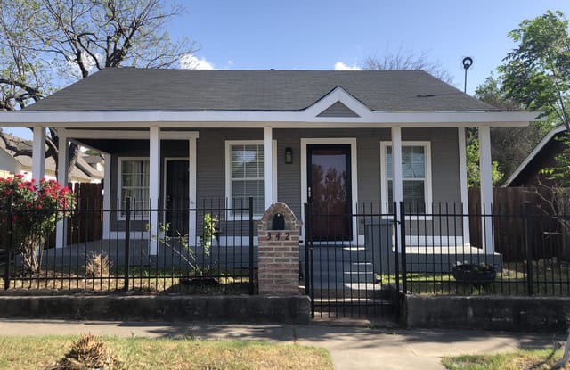 342 NIKA ST - 342 North Nika Street, San Antonio, TX 78208