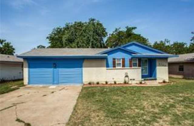 2109 Sequoyah Way - 2109 Sequoyah Way, Carrollton, TX 75006