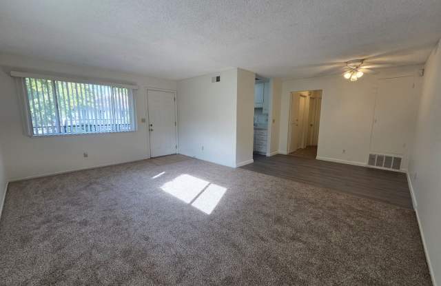 Newly Renovated 2Bx2B Condo Available Now! Gallery 3