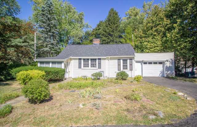 Convenient One-Floor Living in Prime Latham Location photos photos