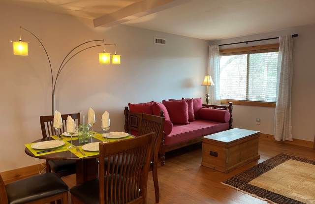 Cozy 1 Bed/1 Bath Gallery 4