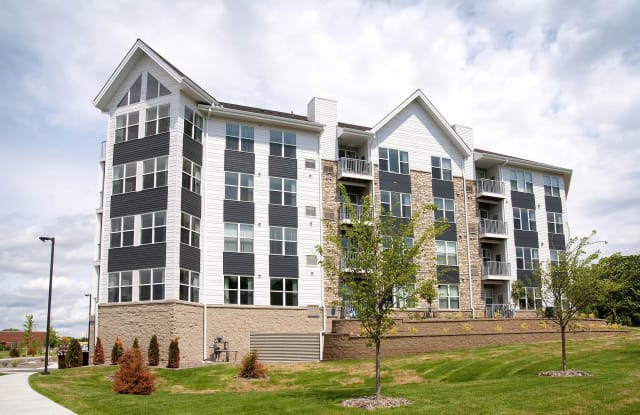 River North Apartments - Senior and Affordable Housing Gallery 2