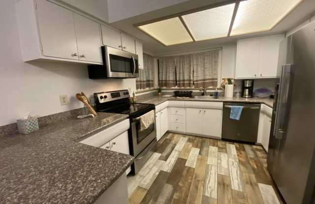 1654 Hemlock Street Gallery 2