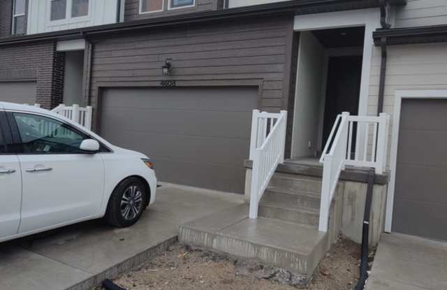 4 Bed Town Home for Rent in Riverton photos photos