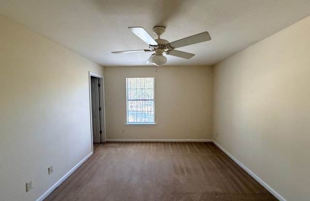 SIGN TODAY HALF OFF YOUR SECOND MONTH'S RENT 2 Bedroom 2 Bath Apartment Minutes from VSU Gallery 4