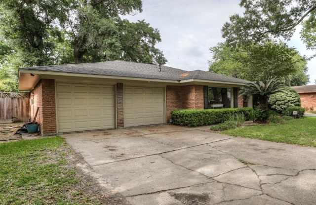 6222 Lindyann Lane Gallery 2