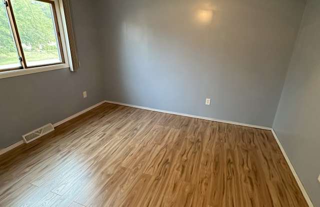 1841 2nd Ave photos photos