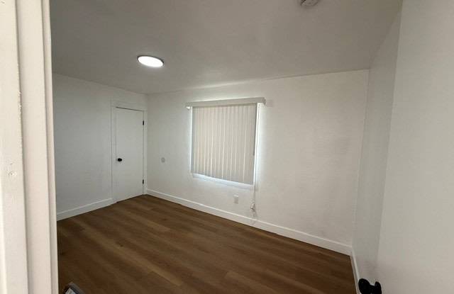 8901 1/2 Holmes Ave. Gallery 4
