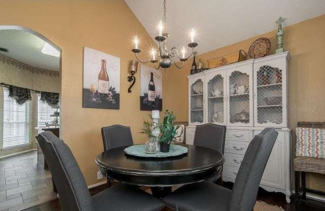 7008 Chardonnay Drive Gallery 4