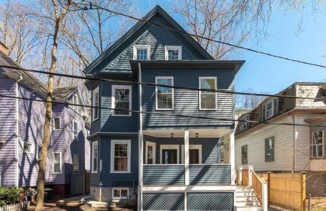 18 Sacramento Pl 2 - 18 Sacramento Place, Cambridge, MA 02138