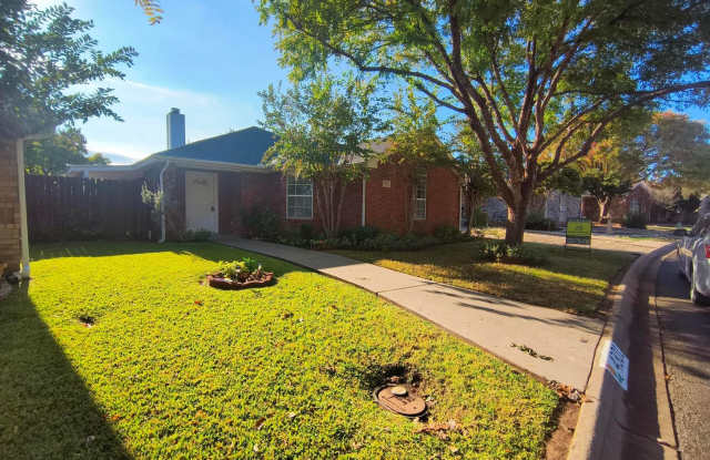 Beautiful and Spacious 3 bedroom, 2 bath home in Twin Oaks, AVAILABLE SOON! Gallery 3