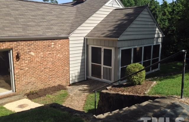 1 Holloway Street - 1 Holloway Lane, Chapel Hill, NC 27514