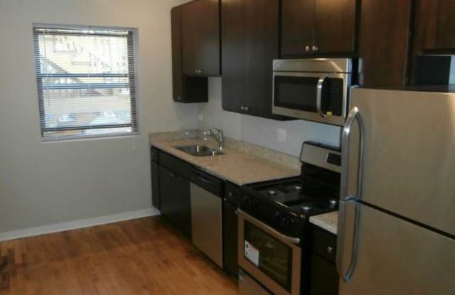 2438 W North Shore ` 1 Gallery 2