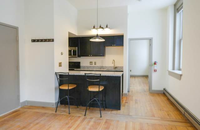 260 College Street, Unit 4 Gallery 4