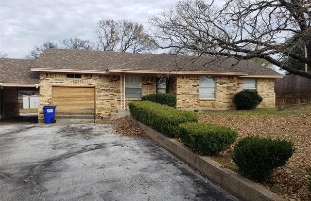 797 Jarvis Lane - 797 Jarvis Ln, Azle, TX 76020