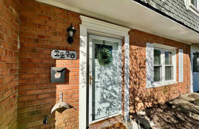 Updated  READY NOW!! A 3-Bedroom Great Neck Home! Excellent Schools! All Appliances Convey! photos photos