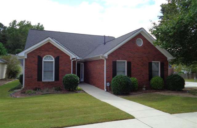 Prime Fayetteville location, 4 bed/3 full baths, close to movie studio, Senoia/PTC, lawn care included! Must see! photos photos
