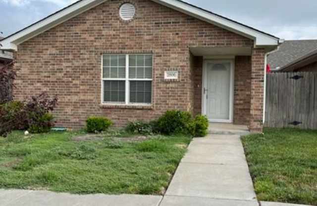 2806 Steves Way - 2806 Steve's Way, Amarillo, TX 79118