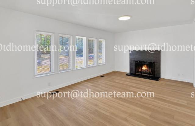 617 3rd Ave S Gallery 3
