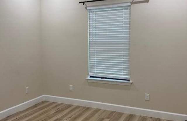 673 S ORANGE Street Gallery 2