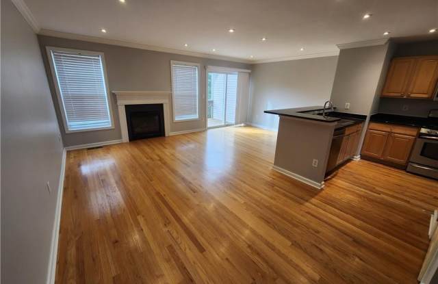 2105 Briar Woods Lane Gallery 2