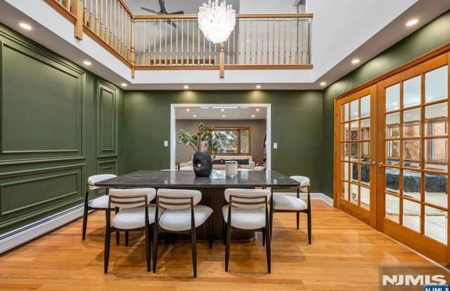 23 Spruce Place Gallery 2