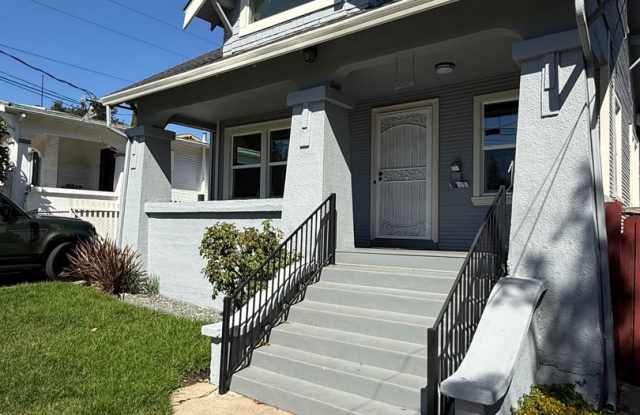 COMING SOON! |$4,200 | Newly Updated 3BR/2BA Oakland Home w/ Loft & Modern Finishes Gallery 4