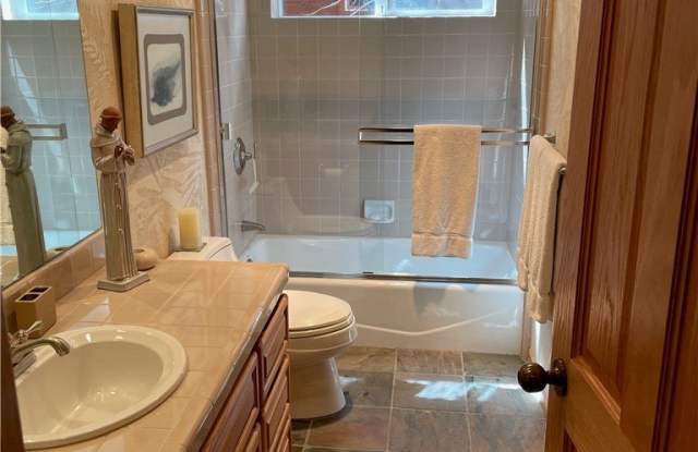 198 Country Club Drive Gallery 3