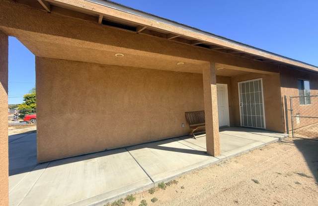 3 Bedroom Home in 29 Palms for Rent Gallery 4