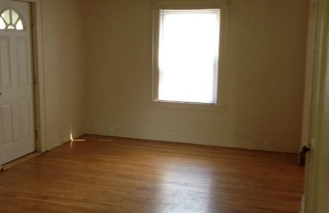 612 Lathrop Gallery 2
