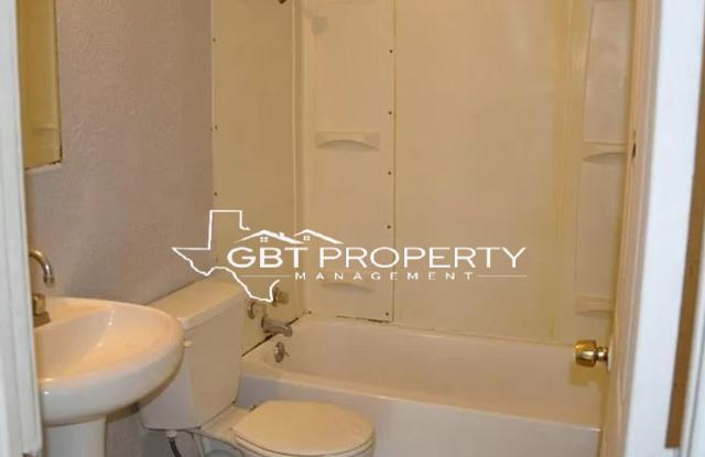Single Family Home 3 Bedroom 1 Bath! - 1434 15th Street, Corpus Christi, TX 78404