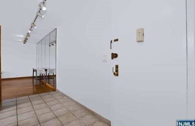 301 Beech Street Gallery 4