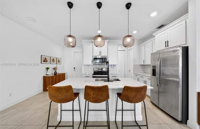 4349 Veleiros Ave photos photos