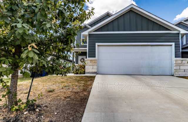 266 Jaycen Ln - 266 Jaycen Lane, New Braunfels, TX 78130