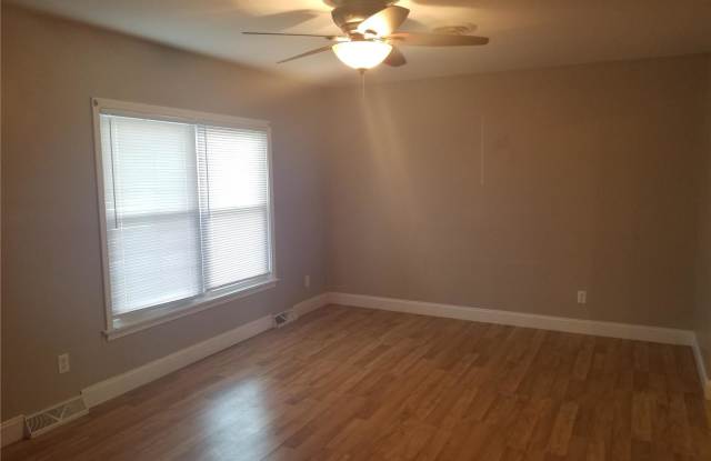 735 East Main Gallery 3