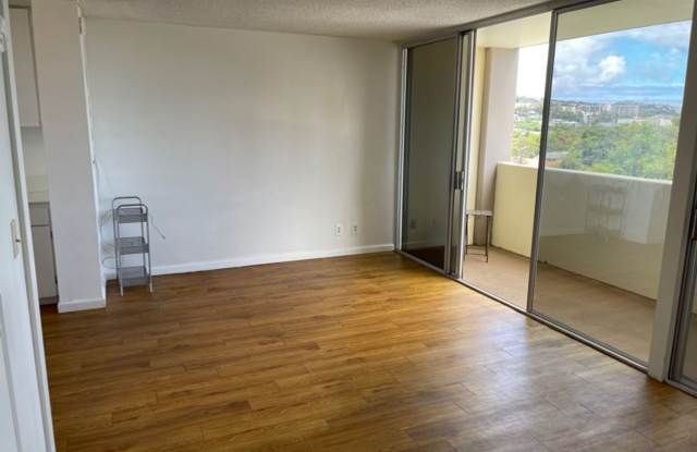 Studio w/ parking -Close to UH! Views of Diamond Head- Electricity Included photos photos